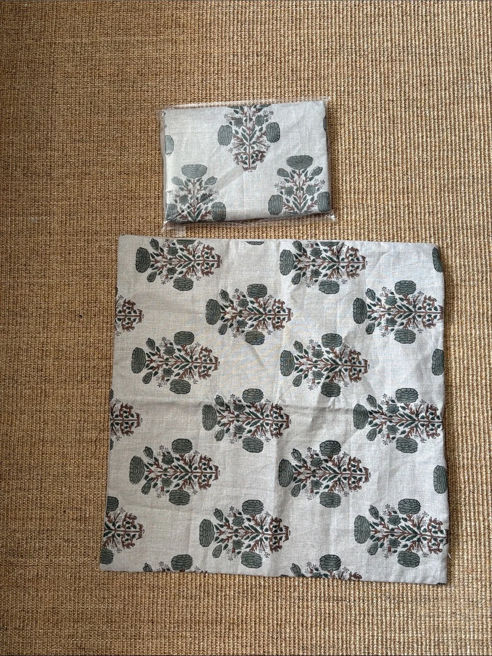 Printed Botanical Linen Pillow Sham - Green on Cream